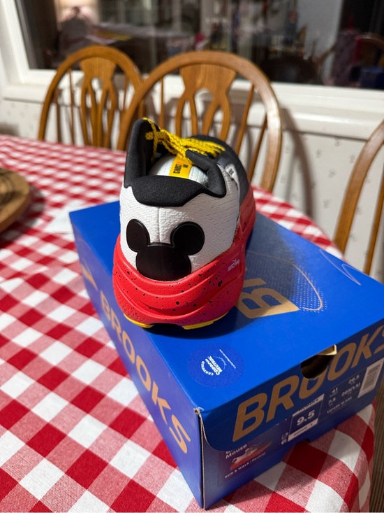 Brooks Shoes - Disney Brooks Ghost Max 2 Mickey Mouse Box - Blue and Gold